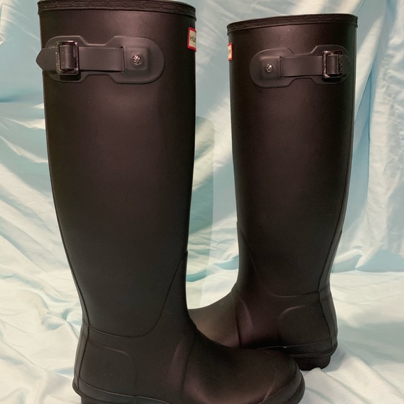 Tall Matte Black Hunter Boots (Size 8) - Picture 5 of 8